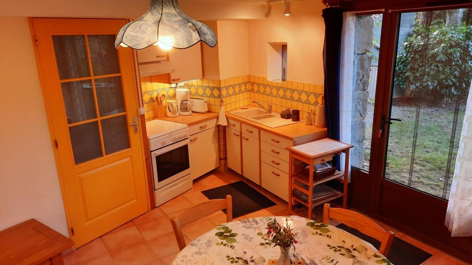 La Petite Maison Dans La Prairie Cassaignes 외부 사진